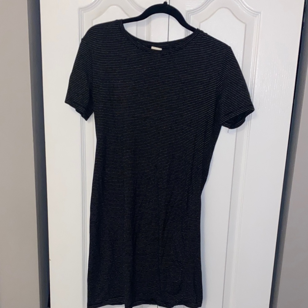 H&M Black and White Striped Short Sleeve Dress